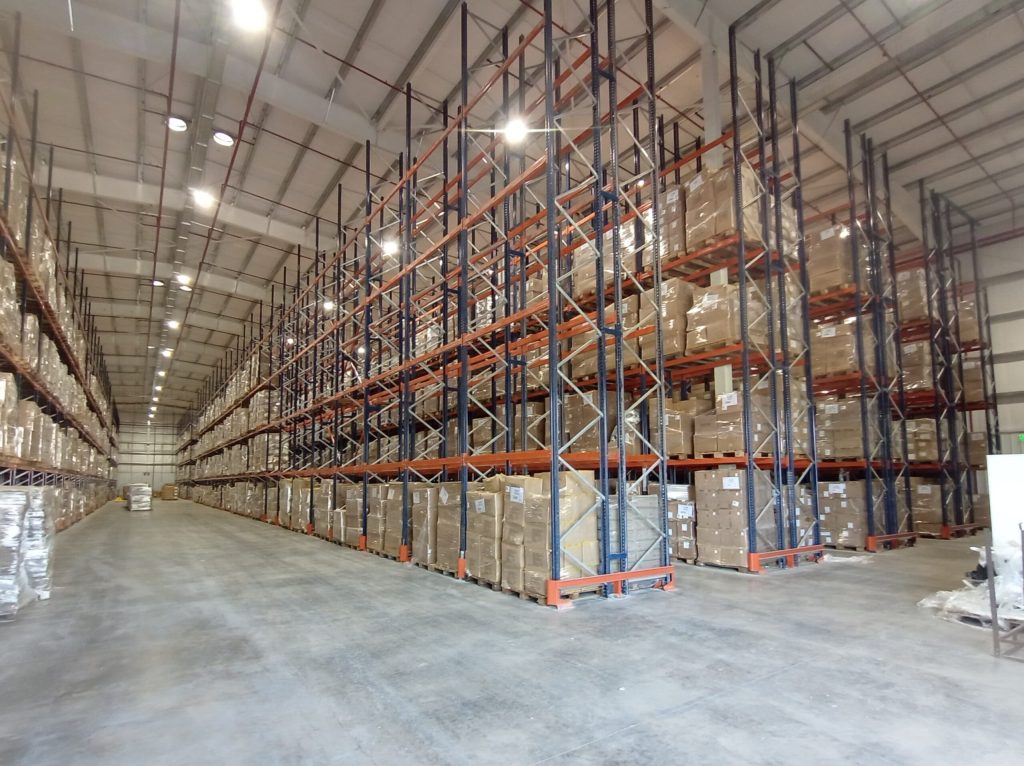 Obras con estanterías industriales