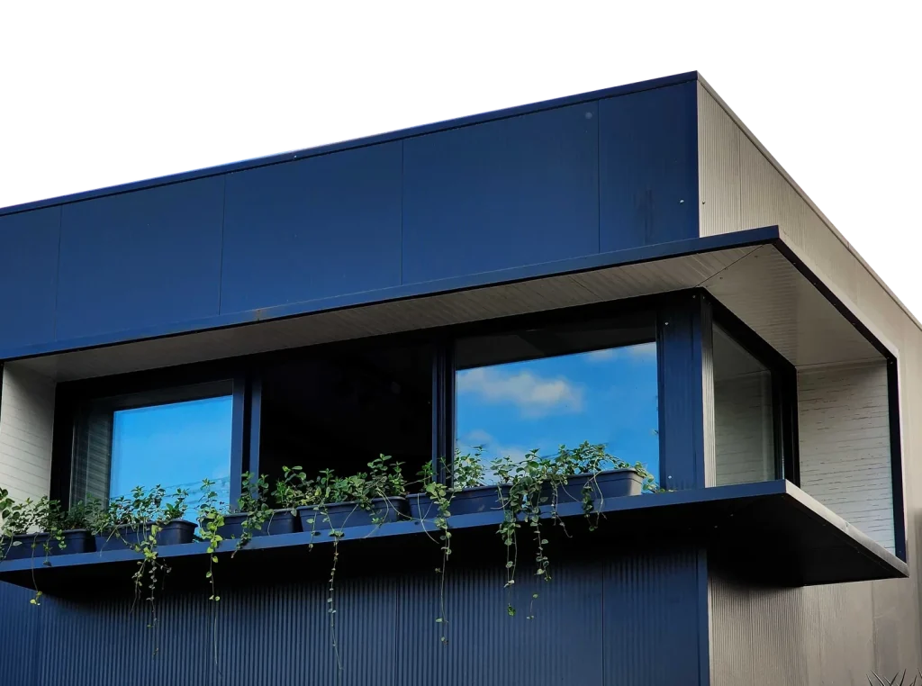 Edificio revestido con paneles termoaislantes Norry